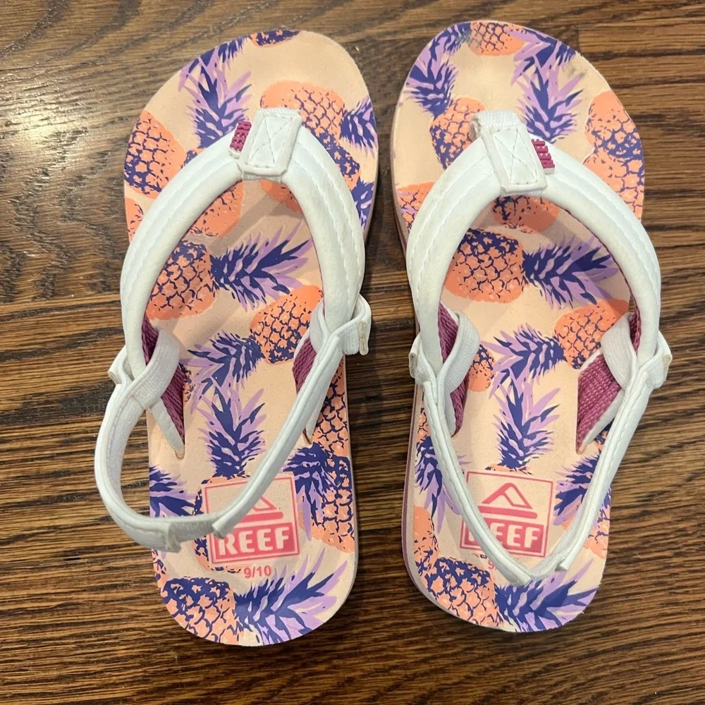 Reef Sandles - white - girls toddler 9/10
